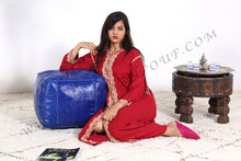 Load image into Gallery viewer, Ottoman contrasted Blue Pouf